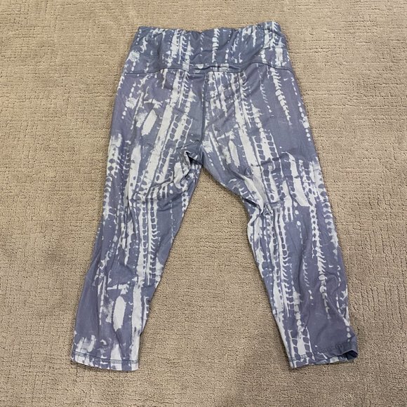 3 Pairs of Danskin Leggings - Picture 8 of 16